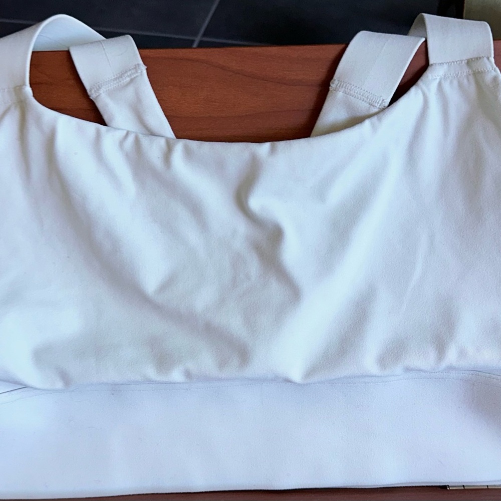 Athleta White Activewear Top - Pls note color is light silver / light mint